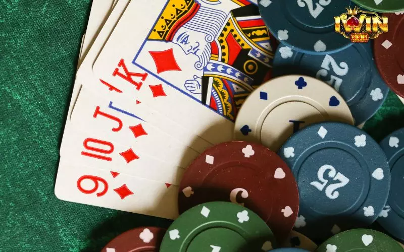 Đọc bài đối thủ là một yếu tố then chốt trong poker